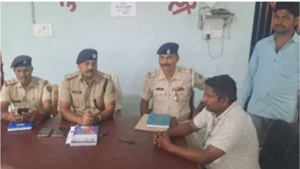 कटिहार में अवैध खाद की खबर छापने पर पत्रकार का दिनदहाड़े अपहरण, तीन गिरफ्तार